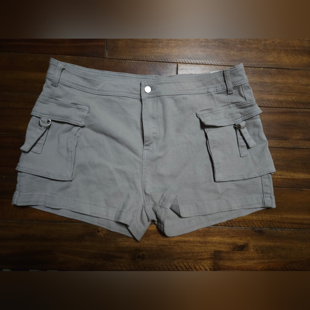 XXL stretch cargo shorts nwot